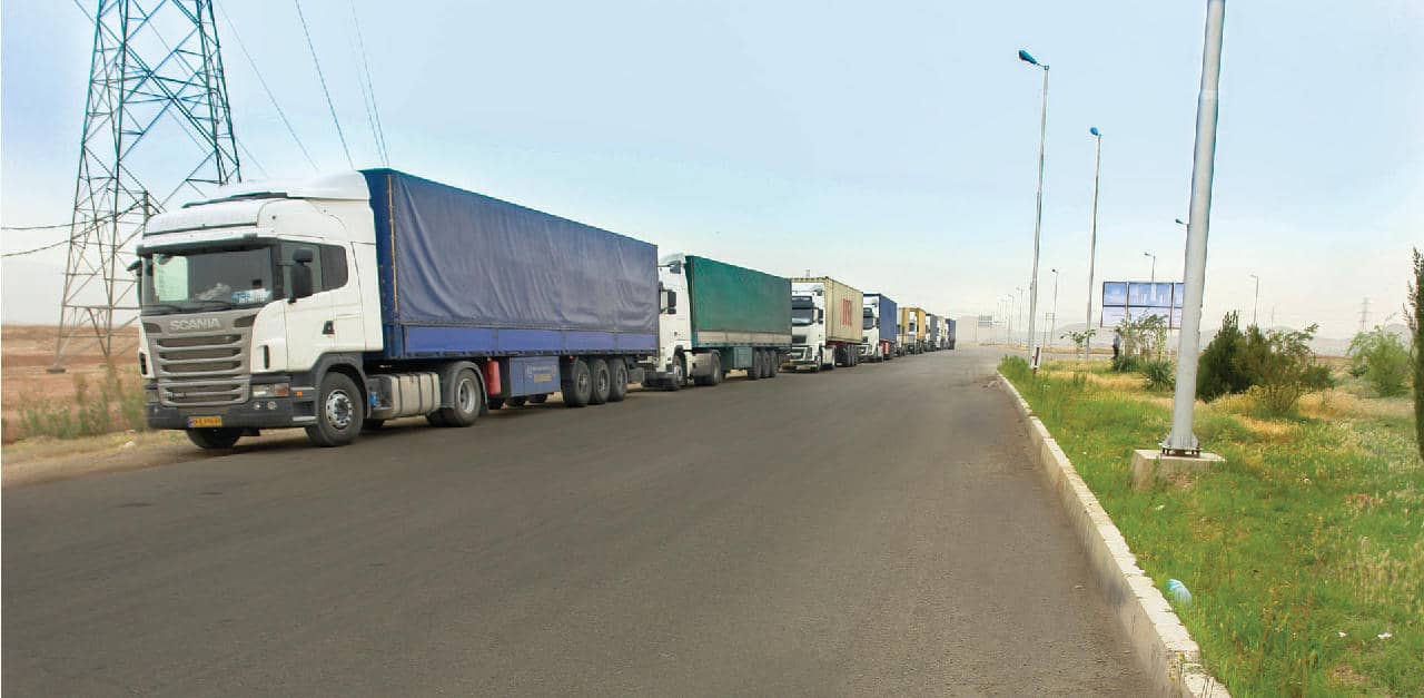 کامیون های حمل بار به شیراز